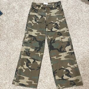 Revice Camo Jeans, Size 27, NWT